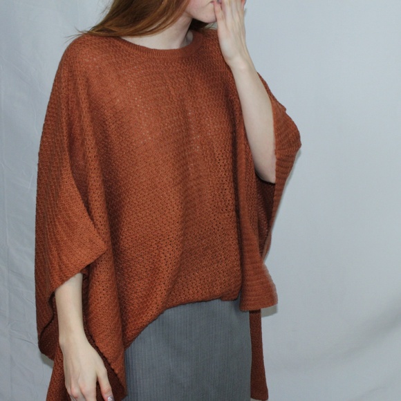 NWT Saks Design History Hi-Lo Pullover Poncho O/S - Picture 1 of 3